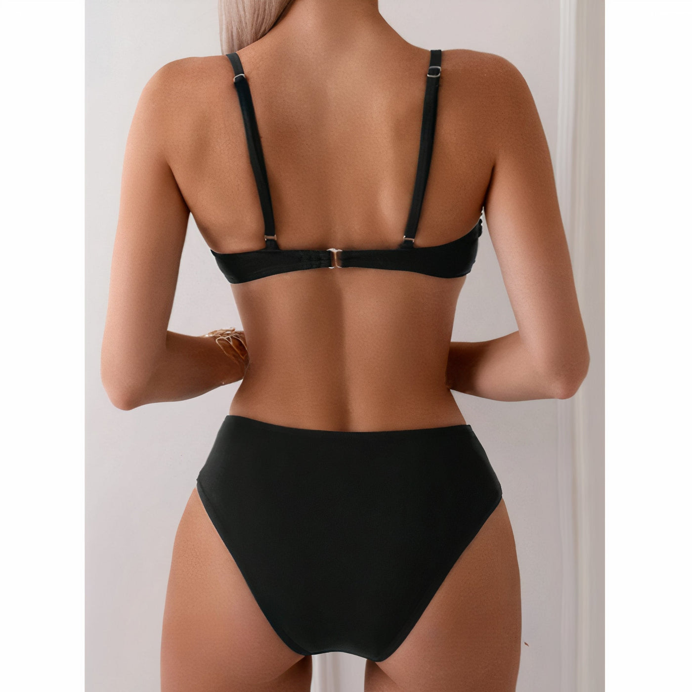 Lovia - Chic Minimalist Bikini